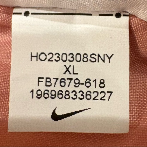 NWT Nike Oversized Pink Puffer Vest, XL - Picture 5 of 12